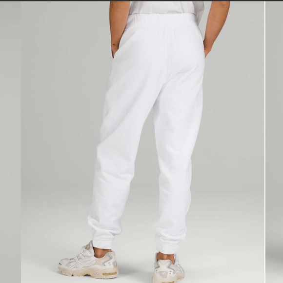 Lululemon | Relaxed High Rise Jogger - Picture 2 of 6